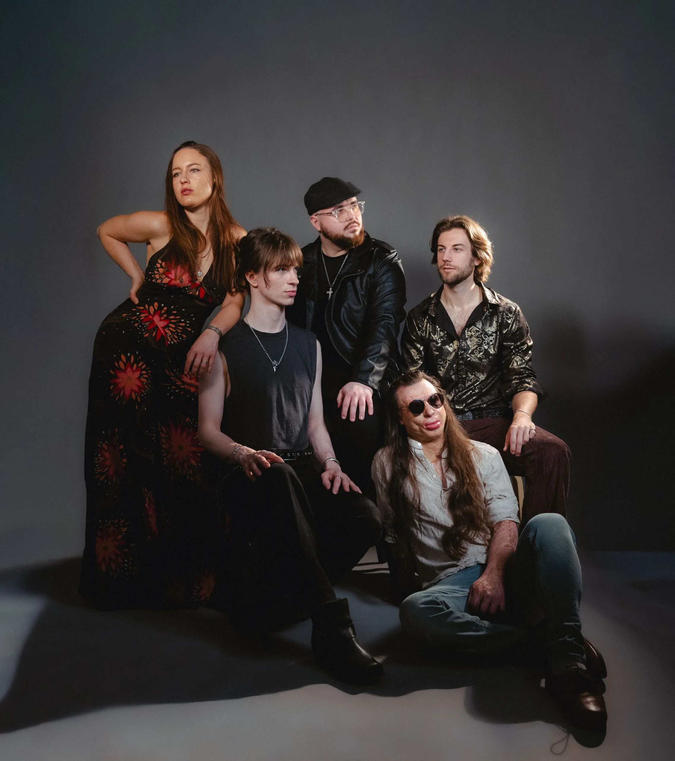 CARAVEL, studio portrait of the five band members